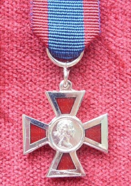 Worcestershire Medal Service: Royal Red Cross - EIIR 2nd Class (ARRC ...