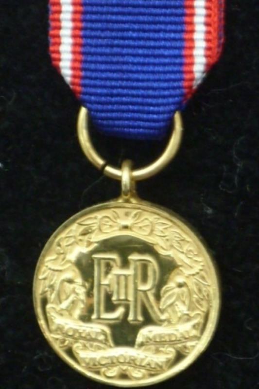 Royal Victorian Medal (Gold) EIIR (Sterling Silver/Gilt)