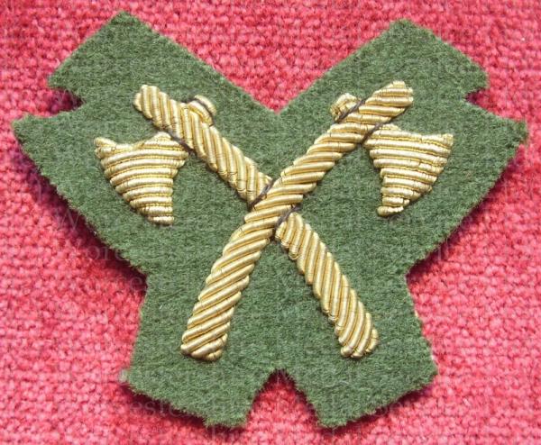 Worcestershire Medal Service: Crossed Axes (Grass Green)
