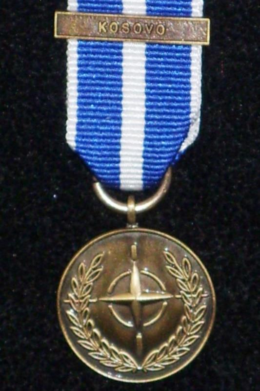 KOSOVO CAMPAIGN MEDAL MILITARY MEDAL HAT PIN 