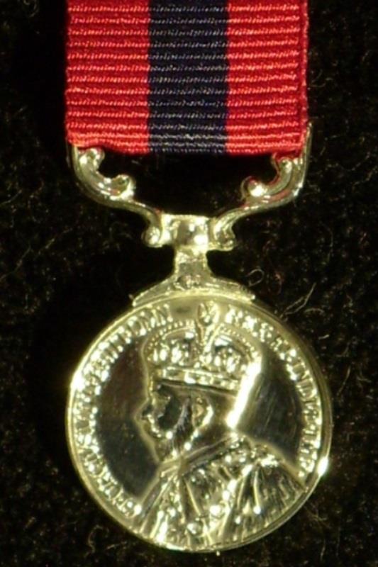 Distinguished Conduct Medal - GV (Crowned Head) Miniature Medal