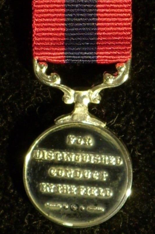 Distinguished Conduct Medal - GV (Crowned Head)