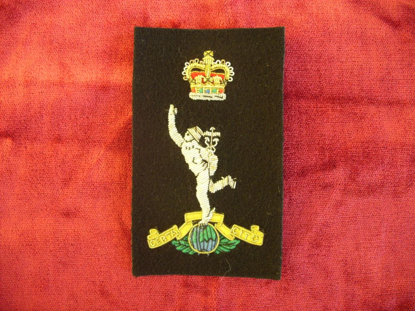 Worcestershire Medal Service: Royal SIgnals QC Wire Blazer Badge