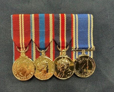 Miniature - Court Style Mount