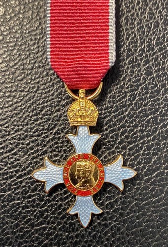 Worcestershire Medal Service: GBE, KBE,CBE (Civil) sterling silver miniature medal.