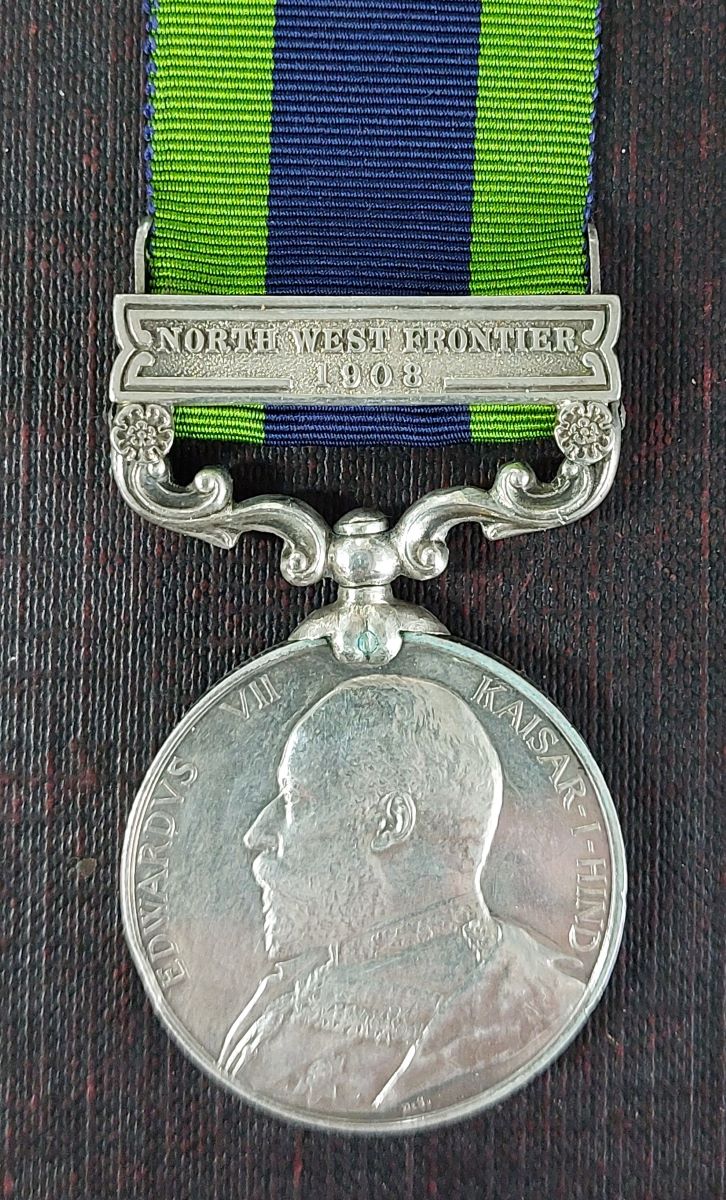 937 Pte Bertram Whitfield 1st R. War. R. entitled 14 Trio and clasp, dis 10th Oct 1915